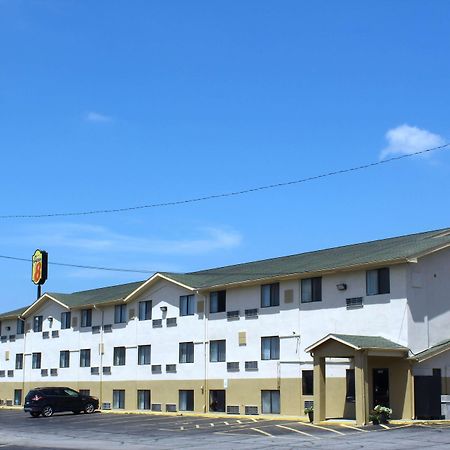 Super 8 By Wyndham Topeka/Wanamaker Rd/I-70 Exterior photo